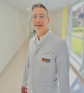 Dr. Thomas Hölting ist der neue Chefarzt der Pneumologie in der Schön Klinik Hamburg Eilbek- (C) Schön Klinik Gruppe